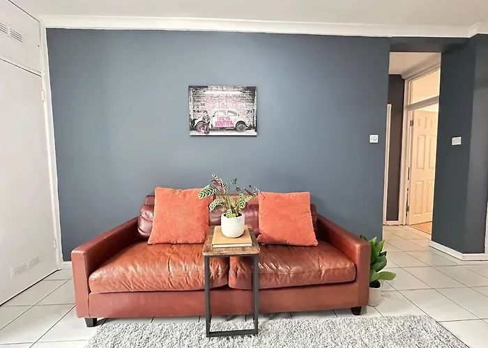 Suave Luxury Apartment, Sleeps Five, In The Heart Of Central London, Minutes From Kings Cross Station And The Brunswick Shopping Centre