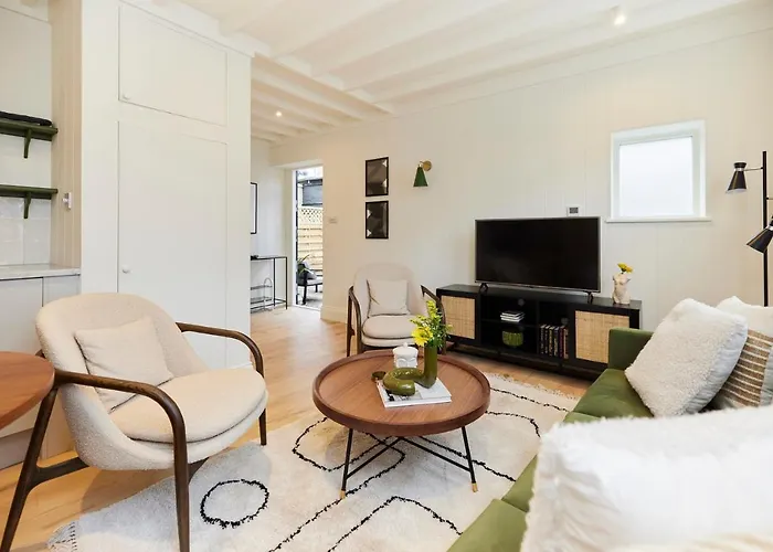 The Lillie Road Place - Bright 1Bdr Flat With Garden