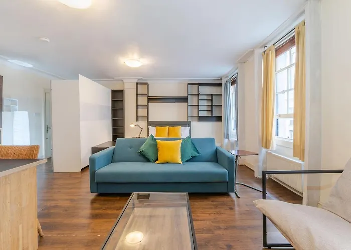 Luxury 3 Bedroom Flat Trafalgar Square, Embankment, Waterloo