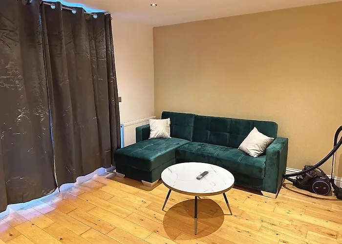 1 Bed Room Flat Near Central