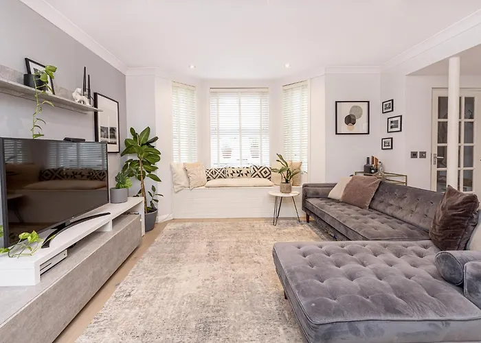 Stunning 2Br Flat Wprivate Garden, Kilburn
