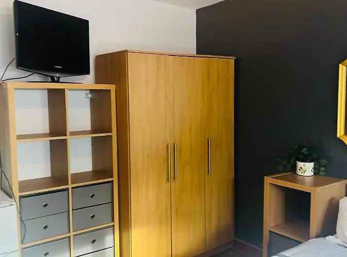 Lovely Private Room In Central London Next To Hampstead, Camden, And Golders Green
