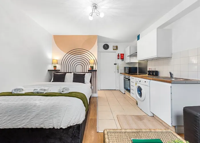Modern Gem Brixton Centre Cozy & Comfort Charis City Studio