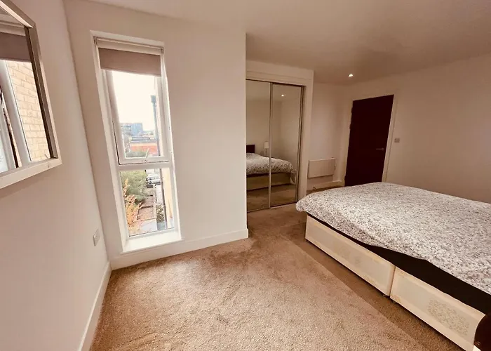 Morden 1 Bed Flat, Napier House, Bromyard Ave