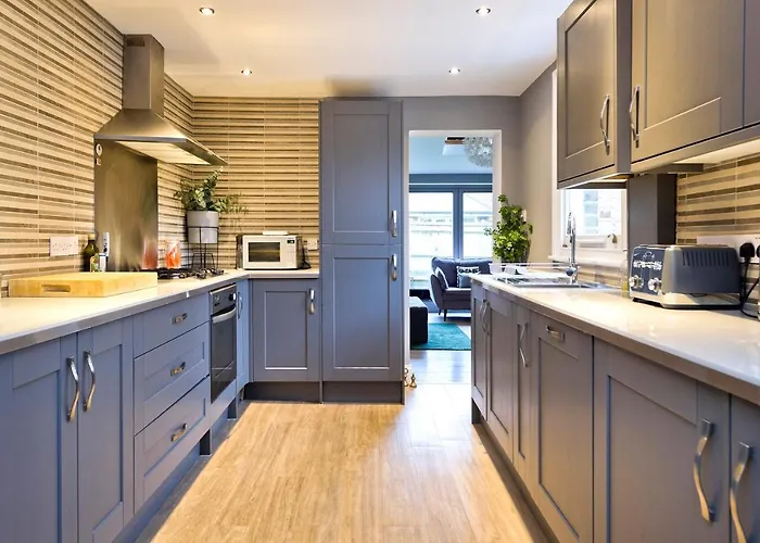 Stylish Family Home By Twickenham Stadium By Underthedoormat