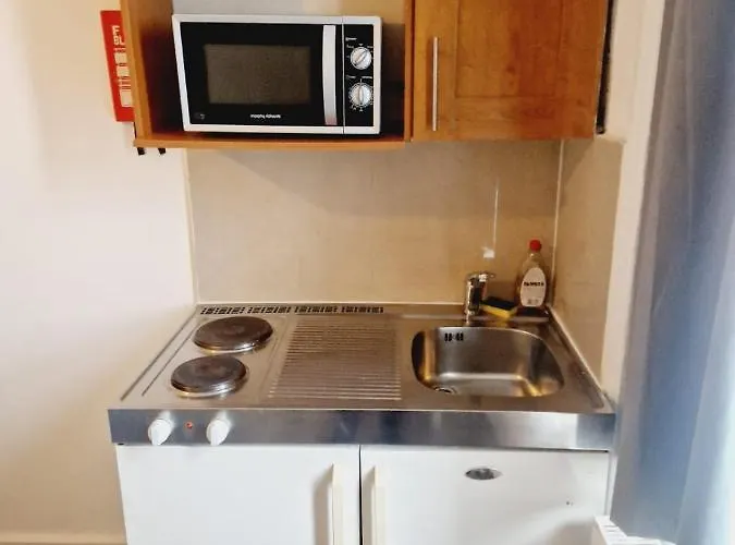 Bright Studio Top Floor Near Paddington F20