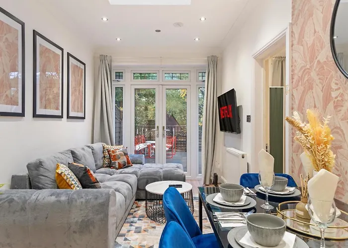 Stunning 3-Bedroom In London - Sleeps 8