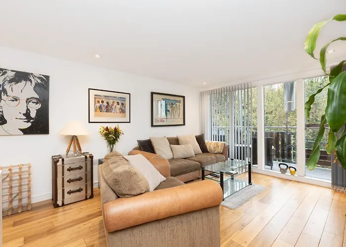 Immaculate 2Br Flat, Greenwich, 2 Min Maze Hill St