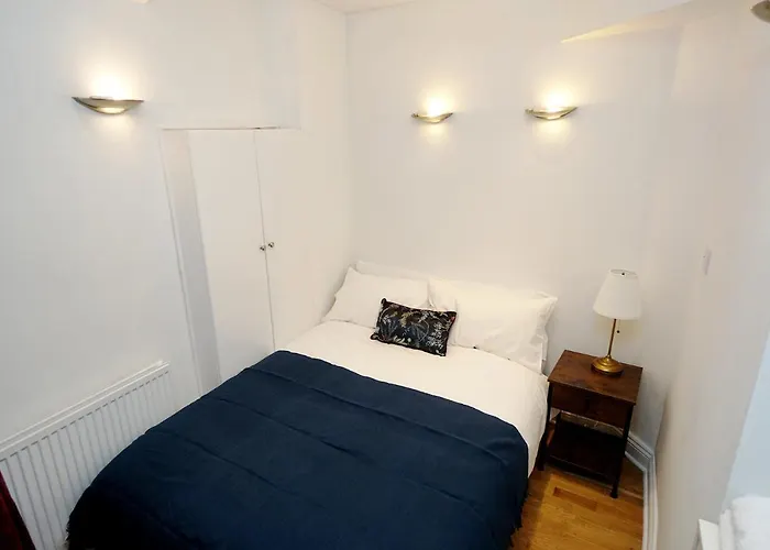 Cozy Retreat By Aresti Hotels