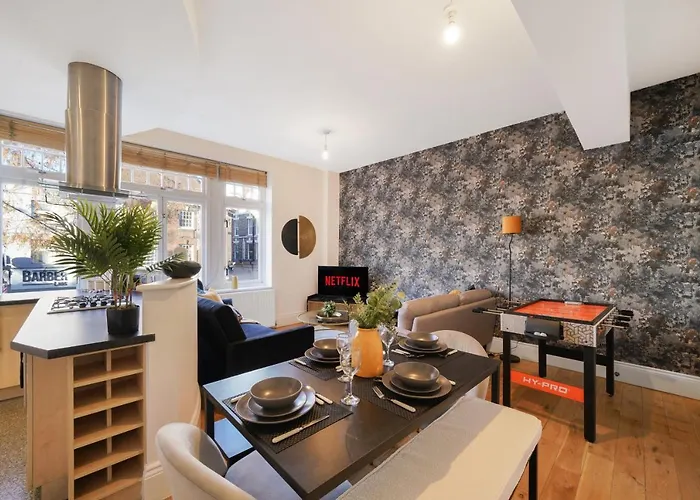 Central Hackney Abode - Balcony