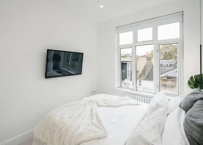 Elegant 2 Bedroom Apartment In Fulham
