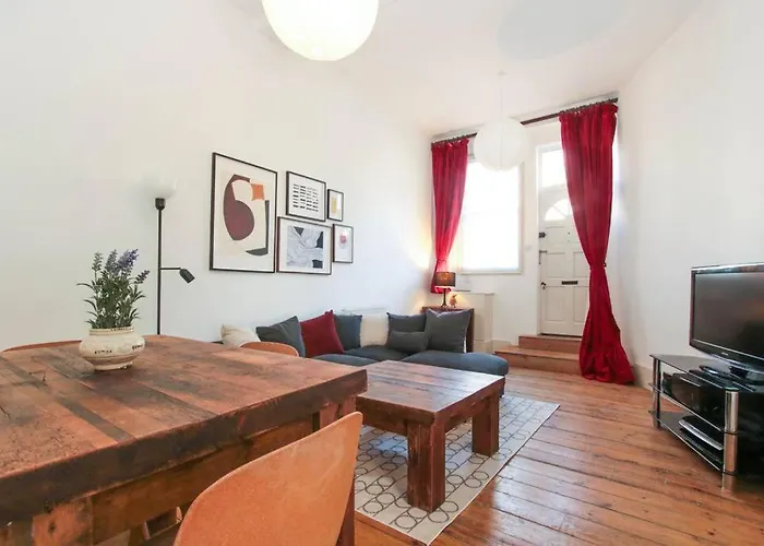 Bright & Spacious 1Br Duplex, Islington, Angel