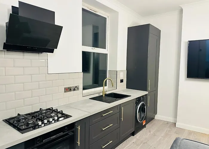 Newly Refurbished 1Bedroom 4 Mins Walk To Crystal Palace Station