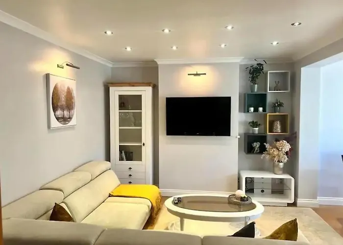 Gorgeous One Bedroom Apartment With Jacuzzi Bath