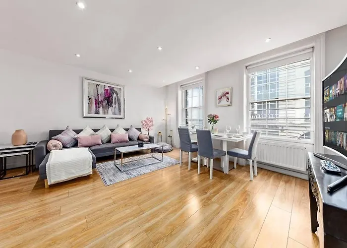 3 Bedroom Apartment In Haymarket Central London Sleep 10 Hy2