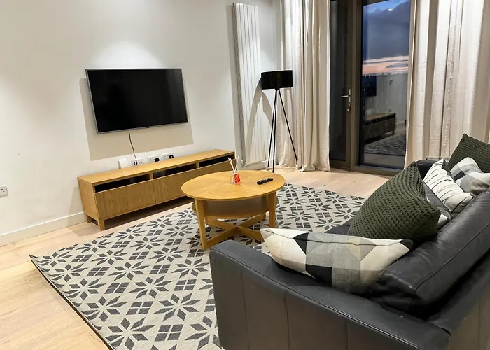 Docklands Stunning 2 Bed Apartment London