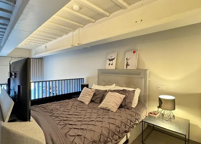 Industrial-Chic 1Bd Loft By The River Fulham!
