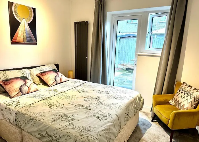Spacious 1Br Flat With Private Bath And Kitchen In Canary Wharf 2