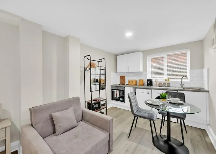 Glimmering Comfort: Spacious Studio For 3!