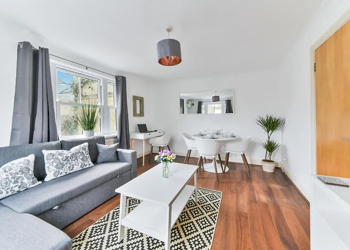 Fantastic Central Line City-Pad!