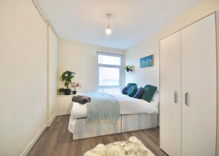Curve Apartments