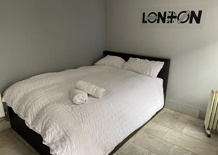 Luxurious En-Suite Soft Water Air Conditioning Tv Ripple