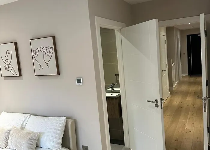 Richardson Deluxe Apartments - 3 Bed