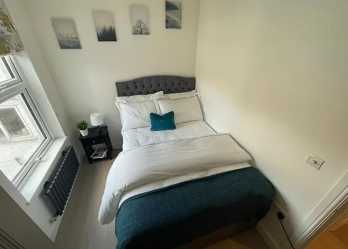 2 Bed Apartment In London