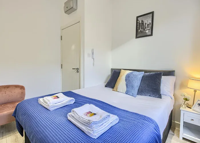 The Finsbury Deluxe Apartments