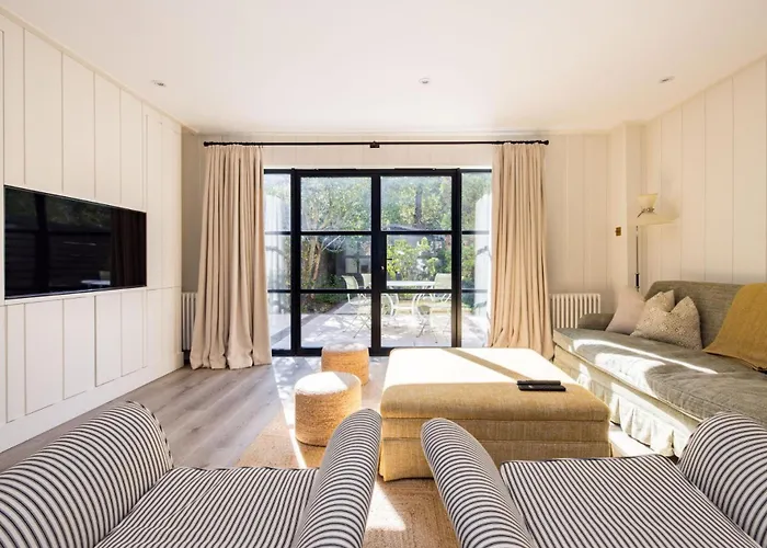 Battersea Set - 3 Bedroom Home With Garden