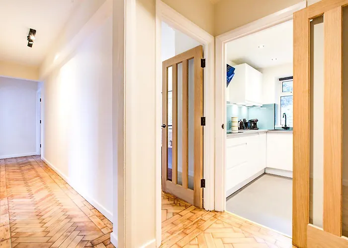 Artsy Serviced Apartments - Highgate