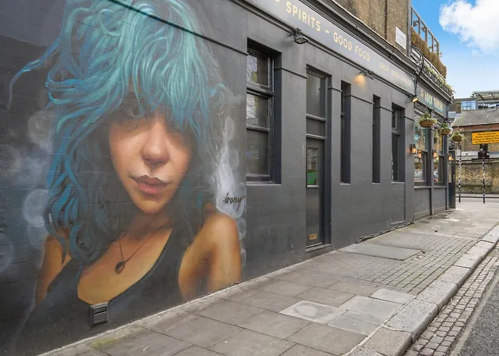 Calm Home Away From Home In Camden Town