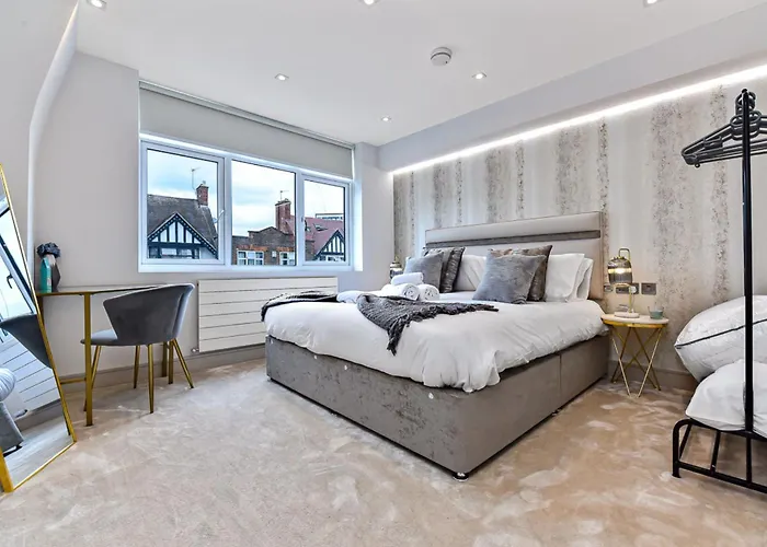 Contemporary 2 Bedroom Flat In Excellent Location!