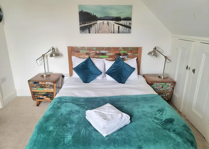Stylish 2-Bed Flat, Quick Access To London Sights