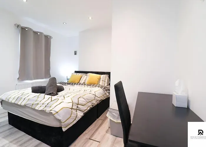 Den Accommodation & Short Lets Greenwich London - 3 Bed House