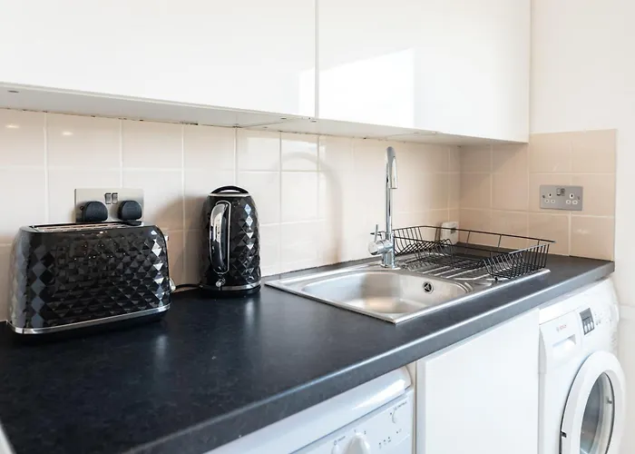 Hammersmith - 2 Bedroom Flat
