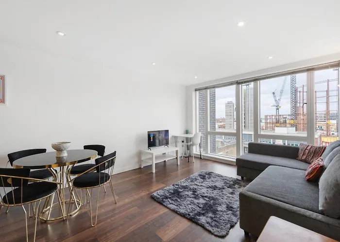 Lift & Free Parking, Modern 1 Bed Flat In Shoreditch Next To Train Station
