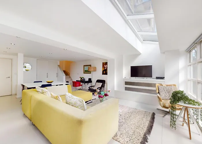 1 Bed Maisonette With Garden - 1 Min To Station Share Save