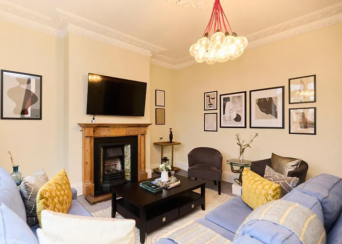 The Peckham Hideaway - Bright 3Bdr Flat