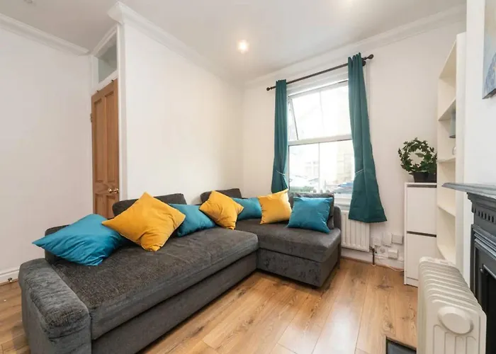Charming Period Home Near Surbiton With Garden