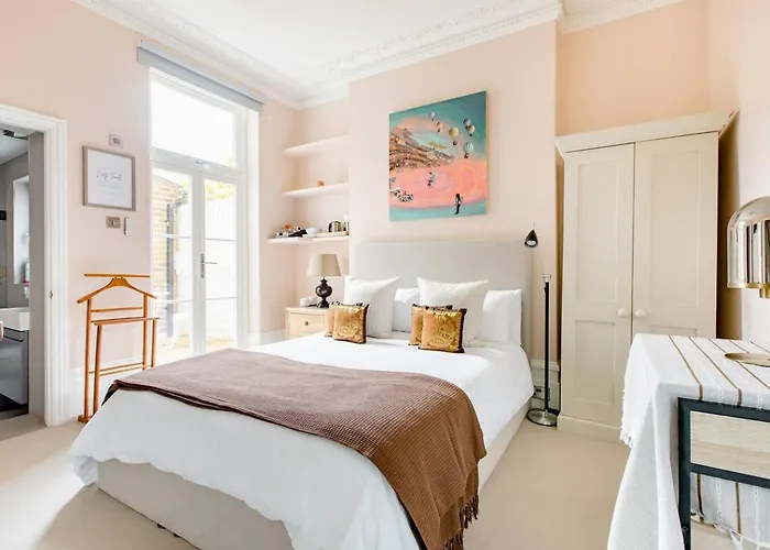 Clapham - Kingsize Bed - En-suite - Private Patio - Peaceful Space - HOMESTAY