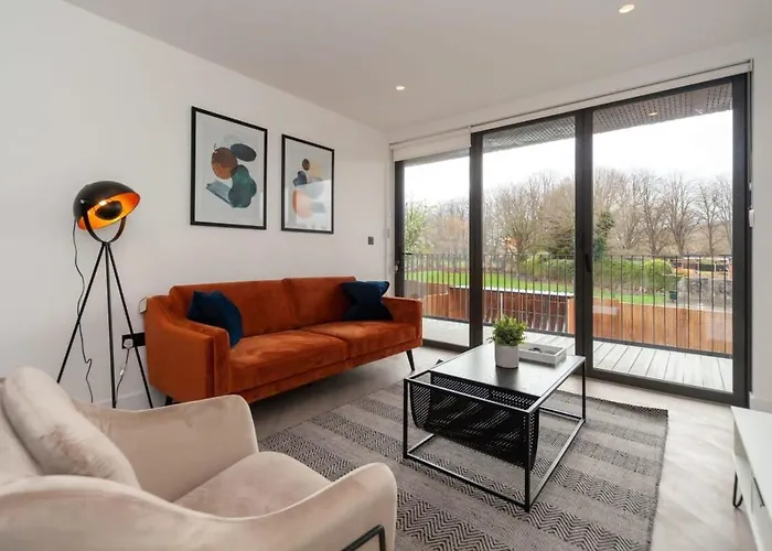 Modern 2 Bedroom Apartment In Wimbledon