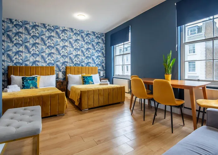 Brand New The Palms: Luxury Family Residence