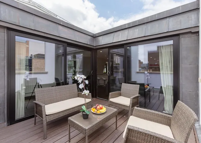 Penthouse With Private Terrace Soho - Cityapartmentstay