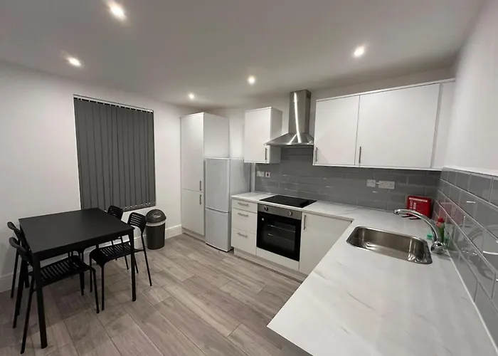 Modern Central London Room Zone1
