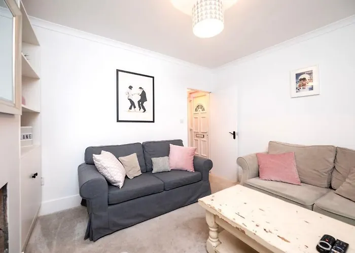 Lovely 2Br House In Norwood Junction London