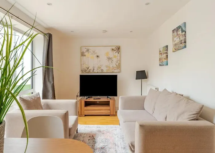 Brand New Flat In Central London With Car Park
