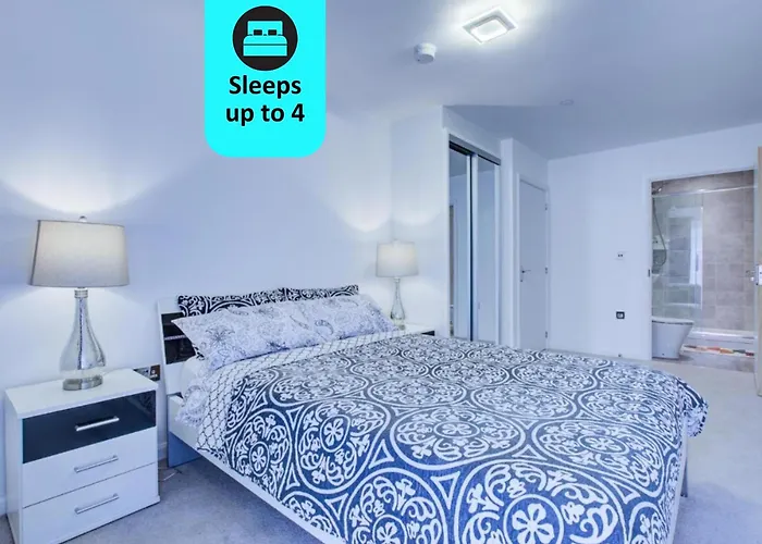 2 Bed 2 Bath Modern Apartment In East Acton