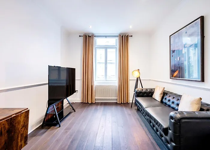 High End Two Bedroom Apartment, Covent Garden