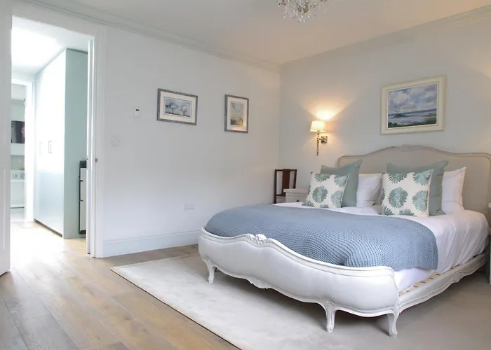 Elegant Chelsea Town House Near Sloane Square